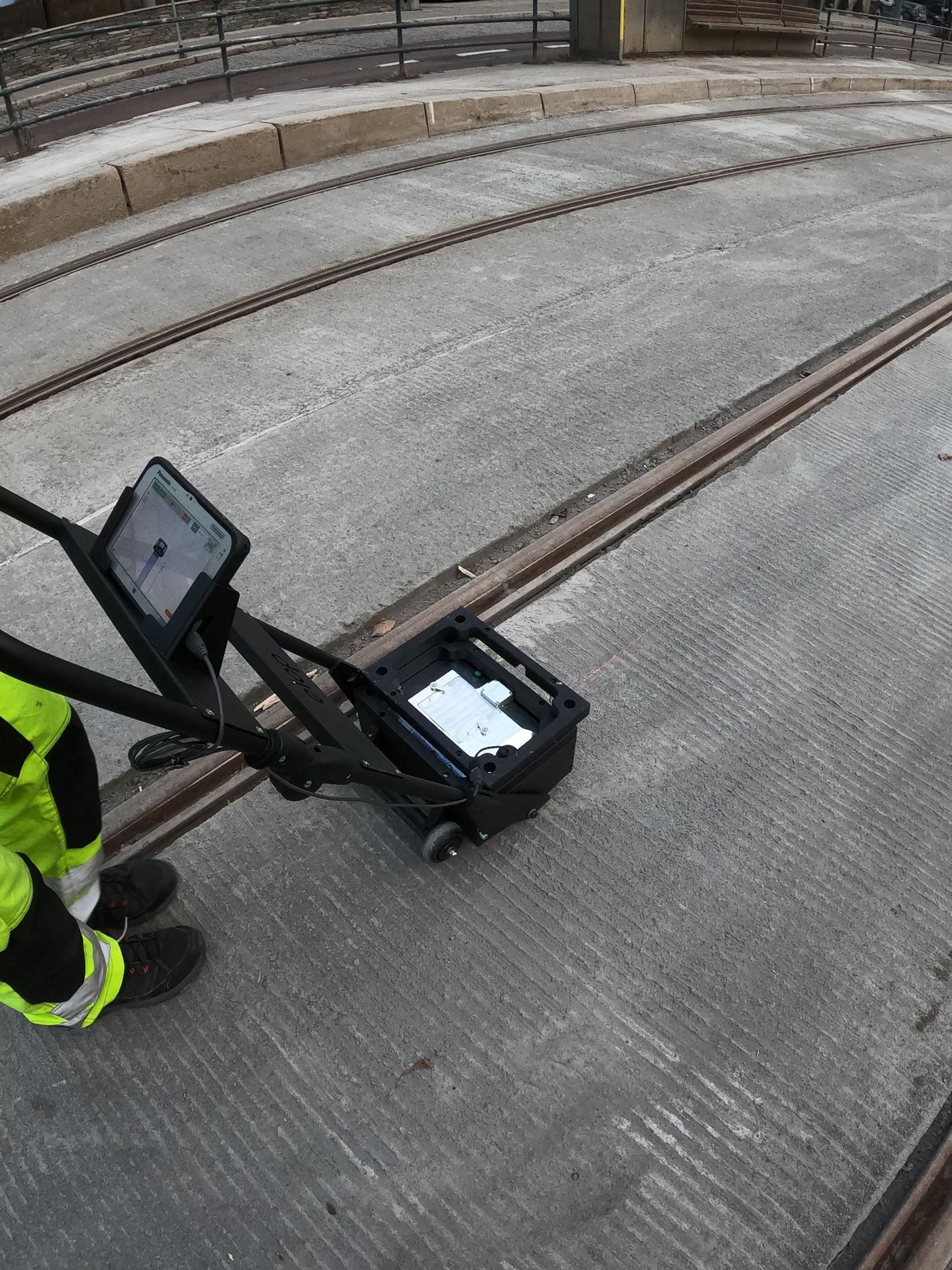 Detection of features in Steel Fiber Reinforced Concrete