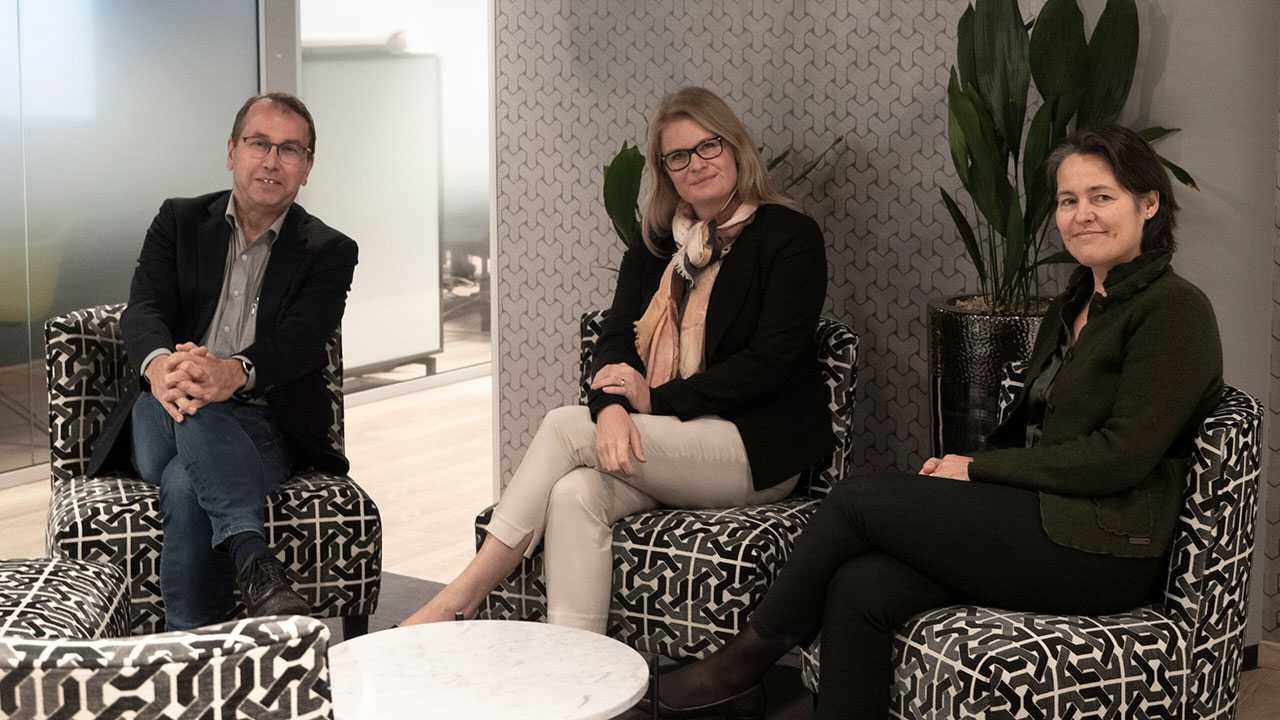 Elop brings in communication specialist Elisabeth Andenæs!